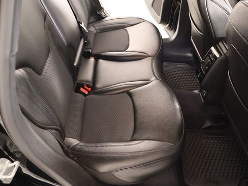 Used 2025 Jeep Compass Latitude w/ Sun & Sound Group AWD/4WD image 14