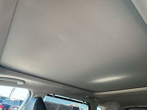 Used 2023 Nissan Rogue SL w/ SL Premium Package image 25