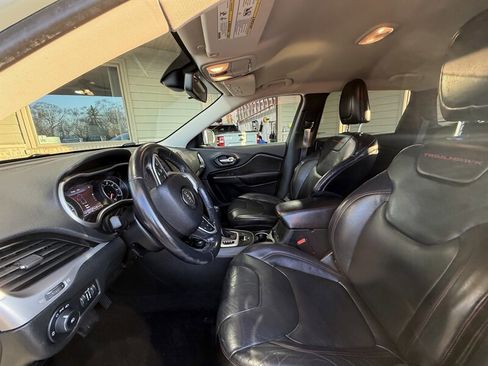 Used 2014 Jeep Cherokee Trailhawk w/ Leather Interior Group AWD/4WD image 11