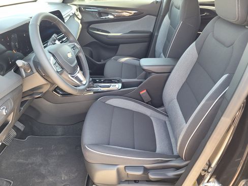 New 2026 Chevrolet TrailBlazer LT w/ LT Cold Weather Package FWD image 8