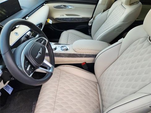 Used 2025 Genesis GV70 3.5T Sport w/ Sport Advanced Package image 8