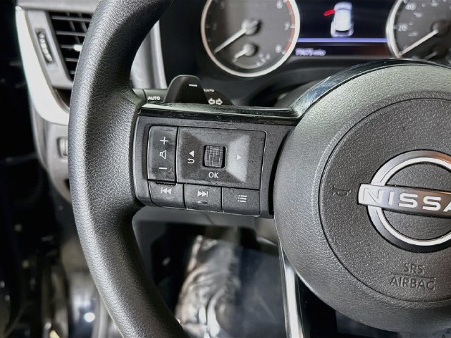 Used 2023 Nissan Rogue SV FWD image 13