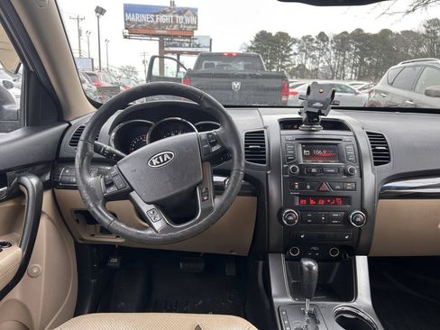 Used 2013 Kia Sorento EX FWD image 11