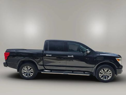 Used 2017 Nissan Titan Platinum Reserve AWD/4WD image 9