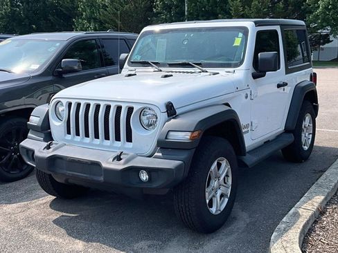 Used 2019 Jeep Wrangler Sport AWD/4WD image 3