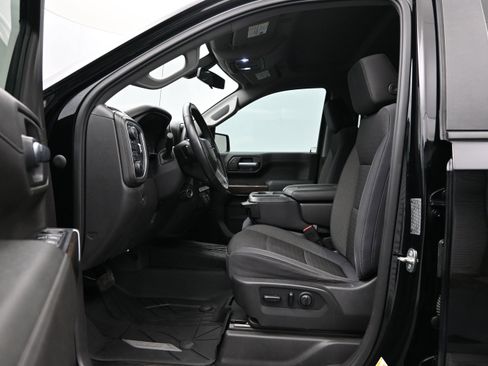 Used 2019 Chevrolet Silverado 1500 LT Trail Boss w/ Convenience Package AWD/4WD image 9