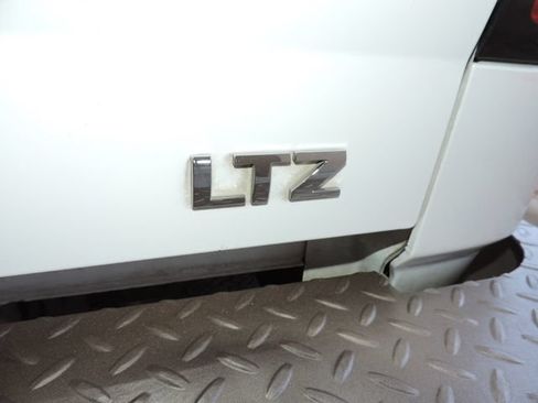 Used 2016 Chevrolet Silverado 3500 LTZ AWD/4WD image 21