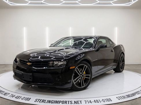 Used 2015 Chevrolet Camaro LS RWD image 1