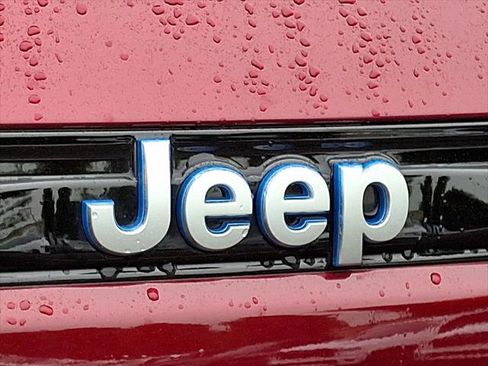 Certified 2024 Jeep Grand Cherokee Overland w/ Advanced Protech Group III image 17