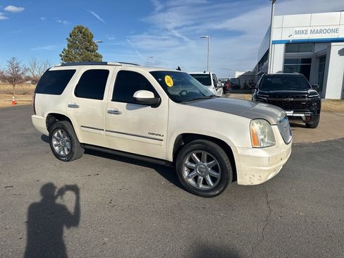 Used 2011 GMC Yukon Denali image 38