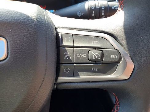 Certified 2025 Jeep Compass Trailhawk w/ Trailhawk Elite Group AWD/4WD image 9