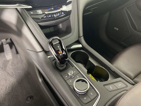 Used 2021 Cadillac XT6 Premium Luxury image 19