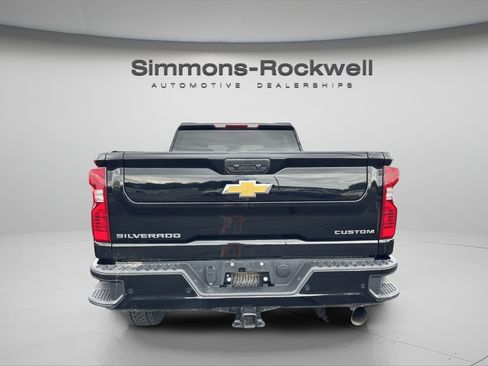 Used 2024 Chevrolet Silverado 2500 Custom w/ Custom Value Package AWD/4WD image 4