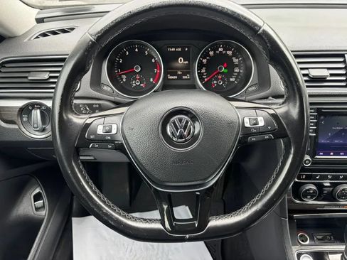 Used 2017 Volkswagen Passat 1.8T SE FWD image 20