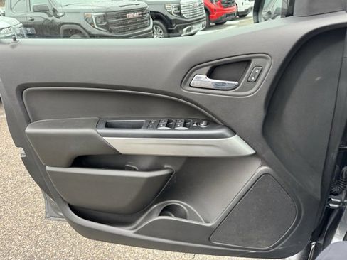 Used 2019 Chevrolet Colorado LT w/ Colorado RST Special Edition image 20