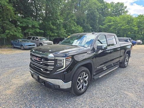 Used 2022 GMC Sierra 1500 SLT w/ SLT Convenience Package AWD/4WD image 3