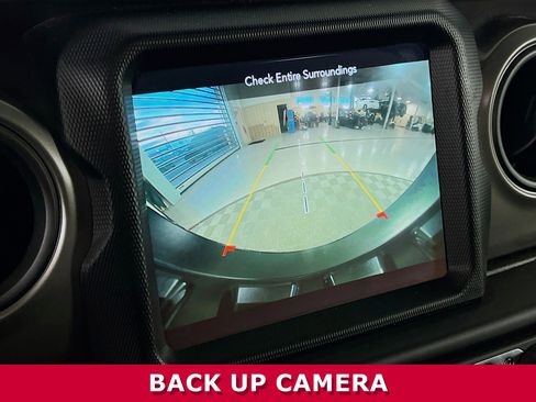 Used 2022 Jeep Wrangler Unlimited Willys image 10