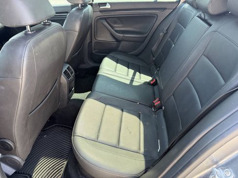 Used 2014 Volkswagen Jetta SE FWD image 25