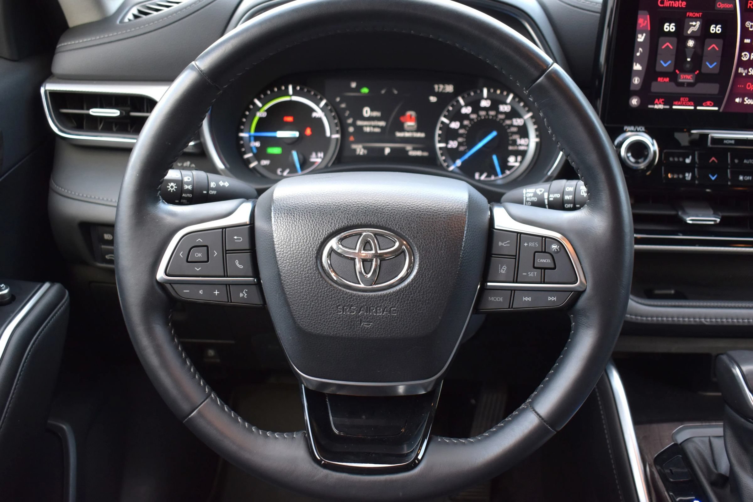 Used 2021 Toyota Highlander Platinum AWD/4WD image 15
