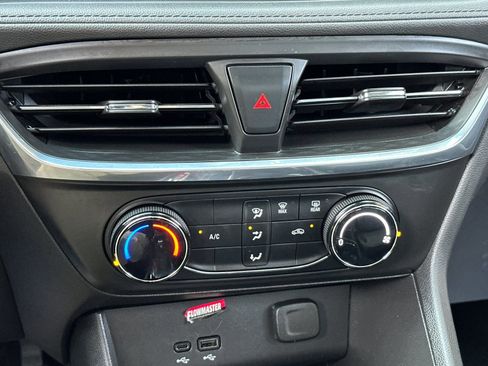 Used 2024 Buick Encore GX Preferred image 19