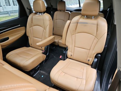 Used 2019 Buick Enclave Essence AWD/4WD image 14