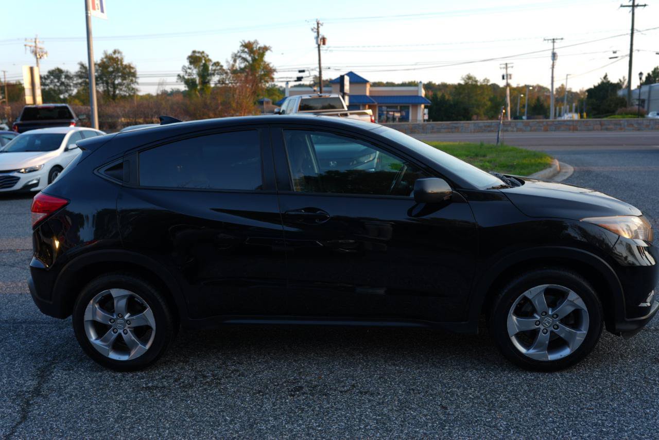 Used 2018 Honda HR-V LX image 4