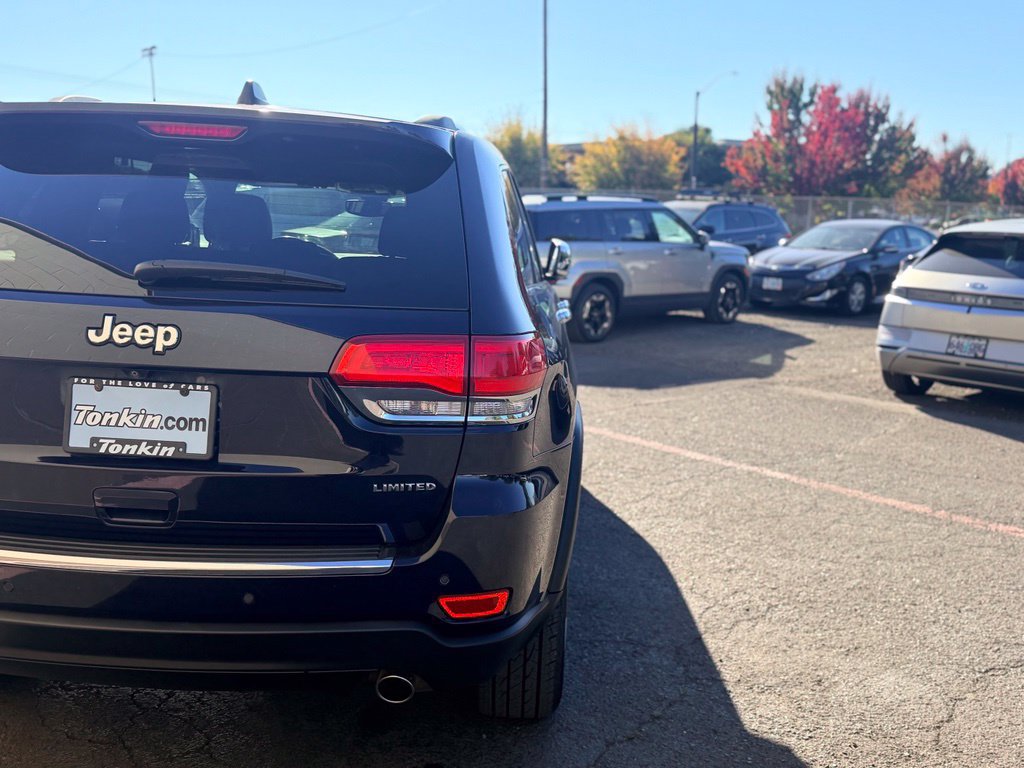 Used 2018 Jeep Grand Cherokee Limited AWD/4WD image 6