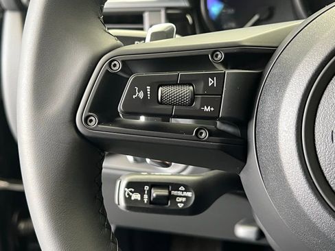 Used 2026 Porsche Macan image 9