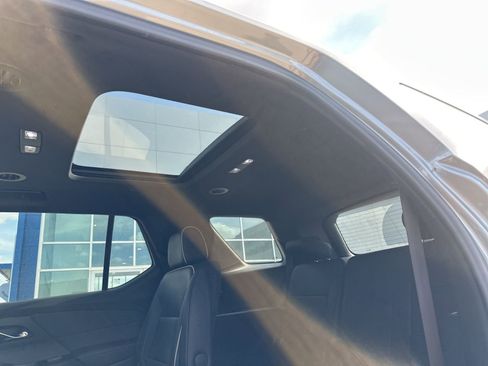 Used 2023 Chevrolet Traverse Premier w/ Redline Edition image 17