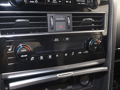 Used 2023 INFINITI QX80 Premium Select w/ All-Season Package image 31