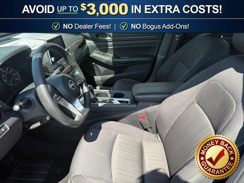 Used 2025 Nissan Altima 2.5 SV FWD image 14
