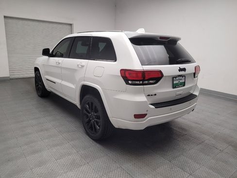 Used 2022 Jeep Grand Cherokee Laredo X AWD/4WD image 5