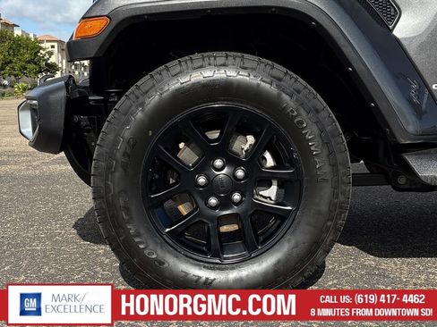 Used 2023 Jeep Gladiator Overland image 9