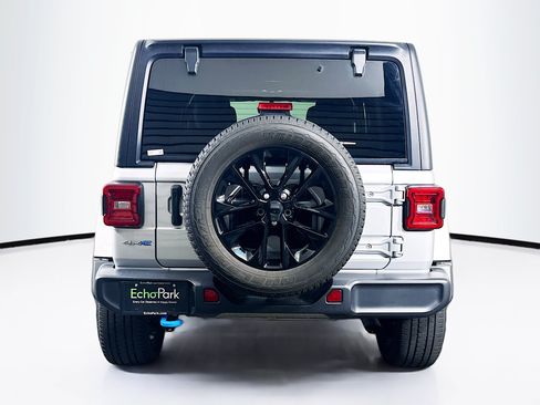 Used 2023 Jeep Wrangler Unlimited Sahara w/ Cold Weather Group AWD/4WD image 7