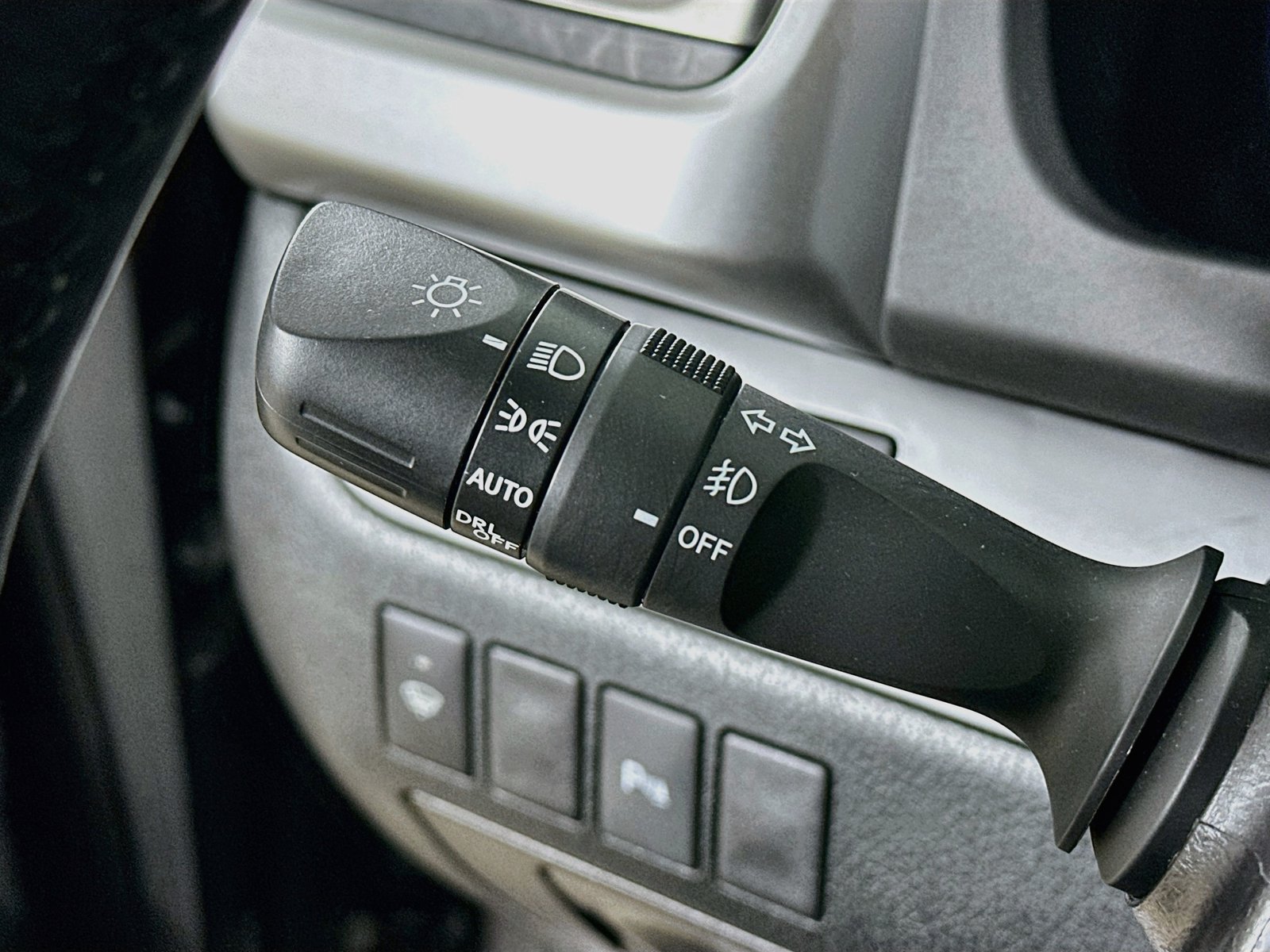 Used 2018 Toyota Highlander Limited AWD/4WD image 21