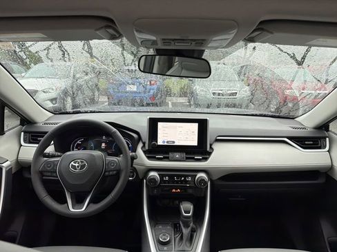 Used 2025 Toyota RAV4 XLE Premium AWD/4WD image 20