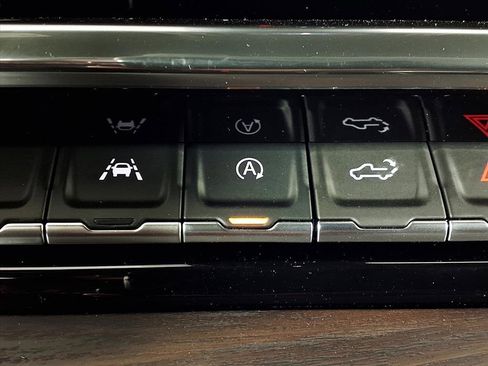 New 2026 GMC Sierra 1500 SLT image 13