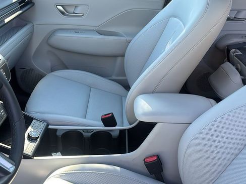 Used 2025 Hyundai Kona Limited image 24