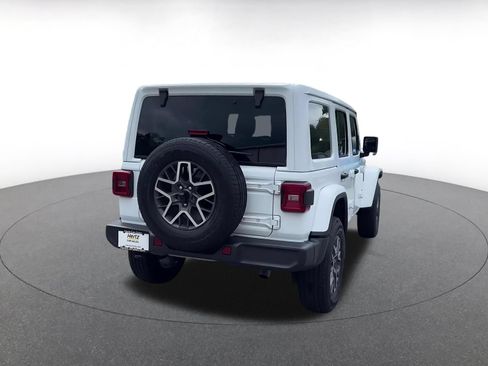 Used 2025 Jeep Wrangler Unlimited Sahara AWD/4WD image 12