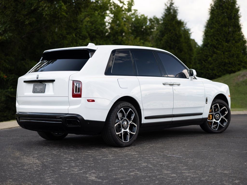 Used 2022 Rolls-Royce Cullinan Black Badge w/ Dark Exterior Package AWD/4WD image 2
