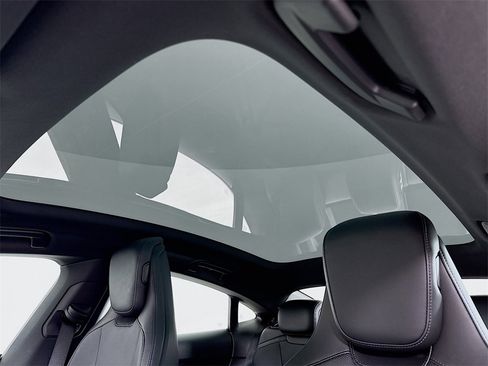 Used 2024 Porsche Taycan image 23