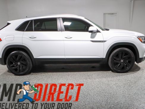 Used 2022 Volkswagen Atlas Cross Sport SE w/ Black Wheel Package AWD/4WD image 6