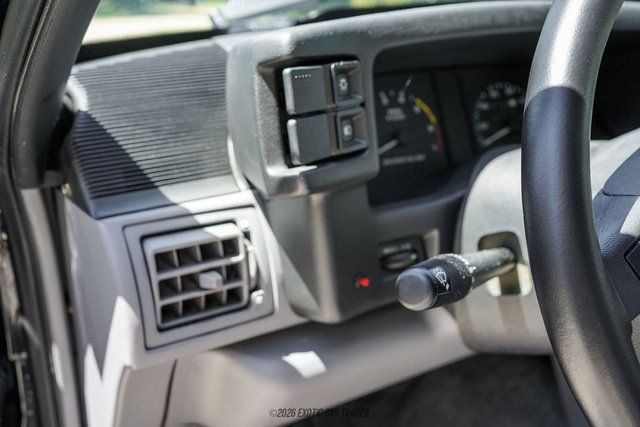 Used 1993 Ford Mustang Cobra RWD image 55