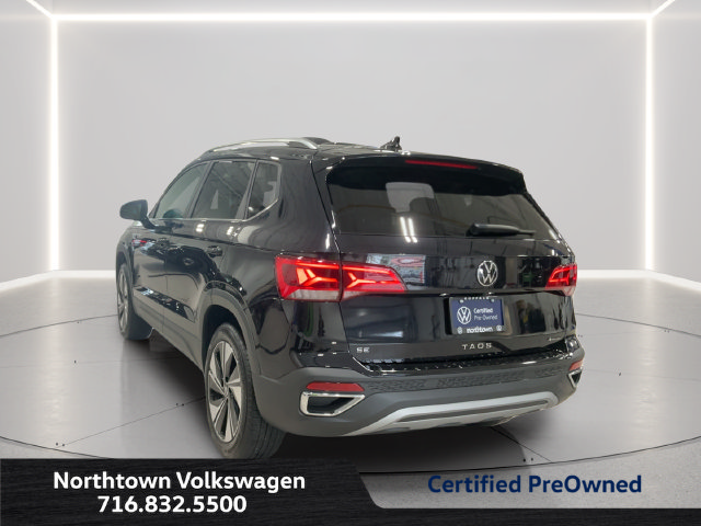 Certified 2024 Volkswagen Taos SE w/ Panoramic Sunroof Package AWD/4WD image 3