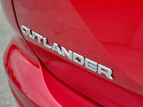 New 2026 Mitsubishi Outlander SE image 9