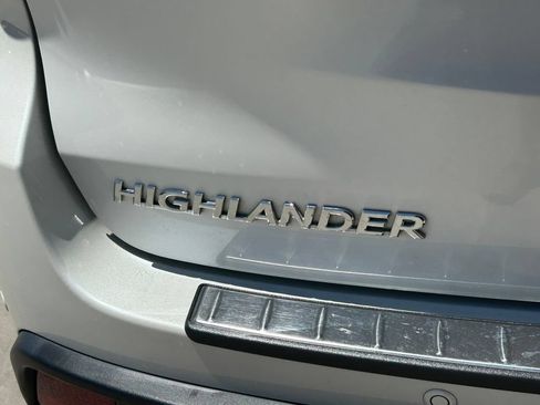 Used 2016 Toyota Highlander Limited FWD image 13