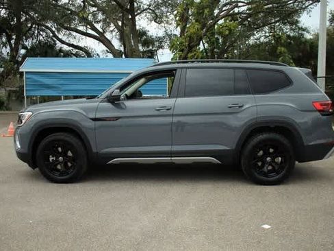 New 2024 Volkswagen Atlas Peak Edition SEL image 2