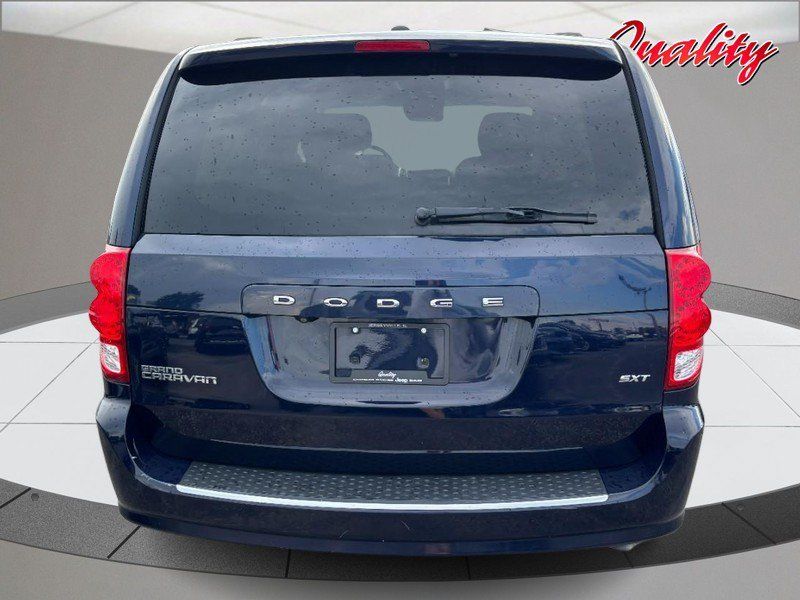 Used 2015 Dodge Grand Caravan SXT FWD image 4