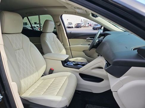 Used 2022 Buick Envision Avenir w/ Technology Package II image 20