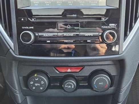 Used 2019 Subaru Crosstrek 2.0i Premium image 19